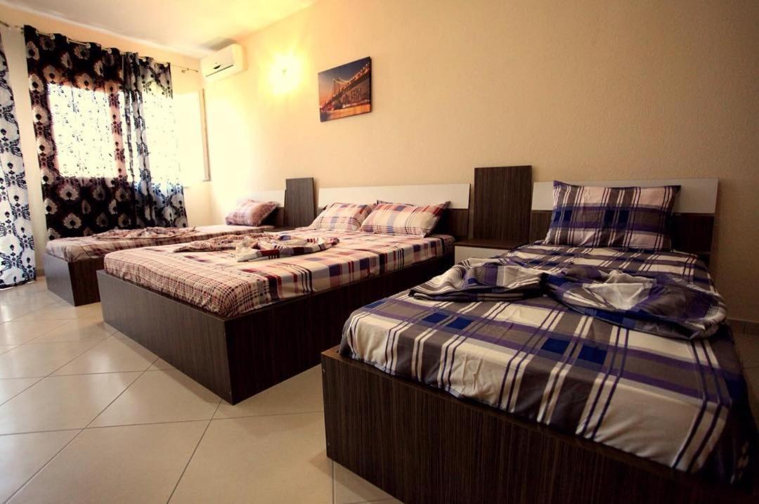 Hotel Comfort Shëngjin Esterno foto