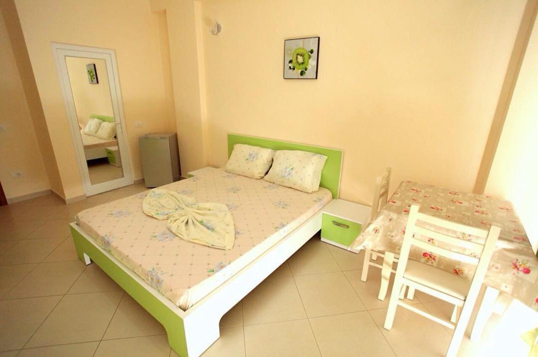 Hotel Comfort Shëngjin Esterno foto