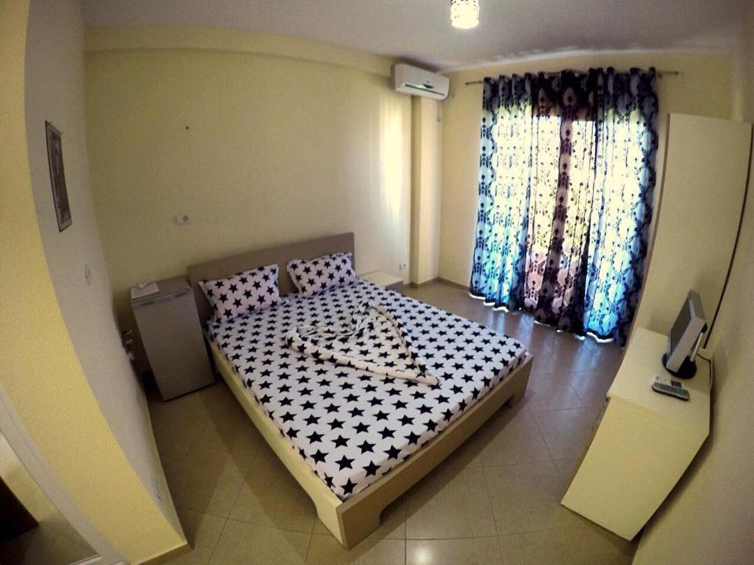 Hotel Comfort Shëngjin Esterno foto